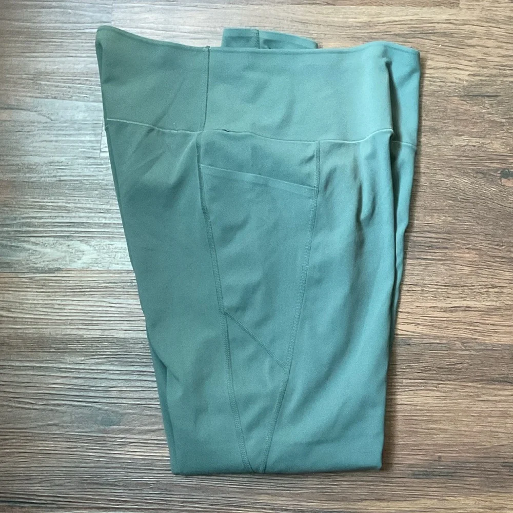Uniqlo Women’s Leggings - Picture 5 of 9
